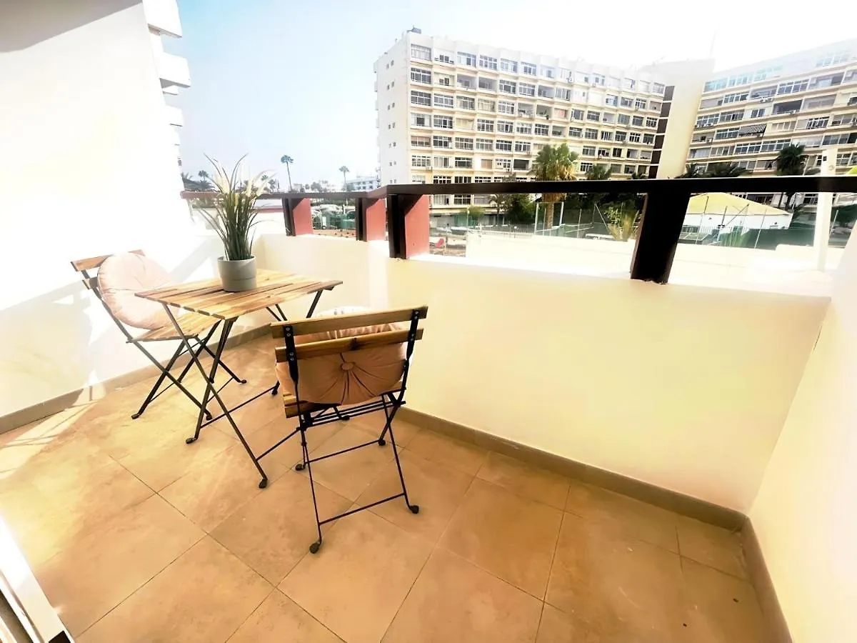 Holiday Vibes In Playa Del Ingles Spanien