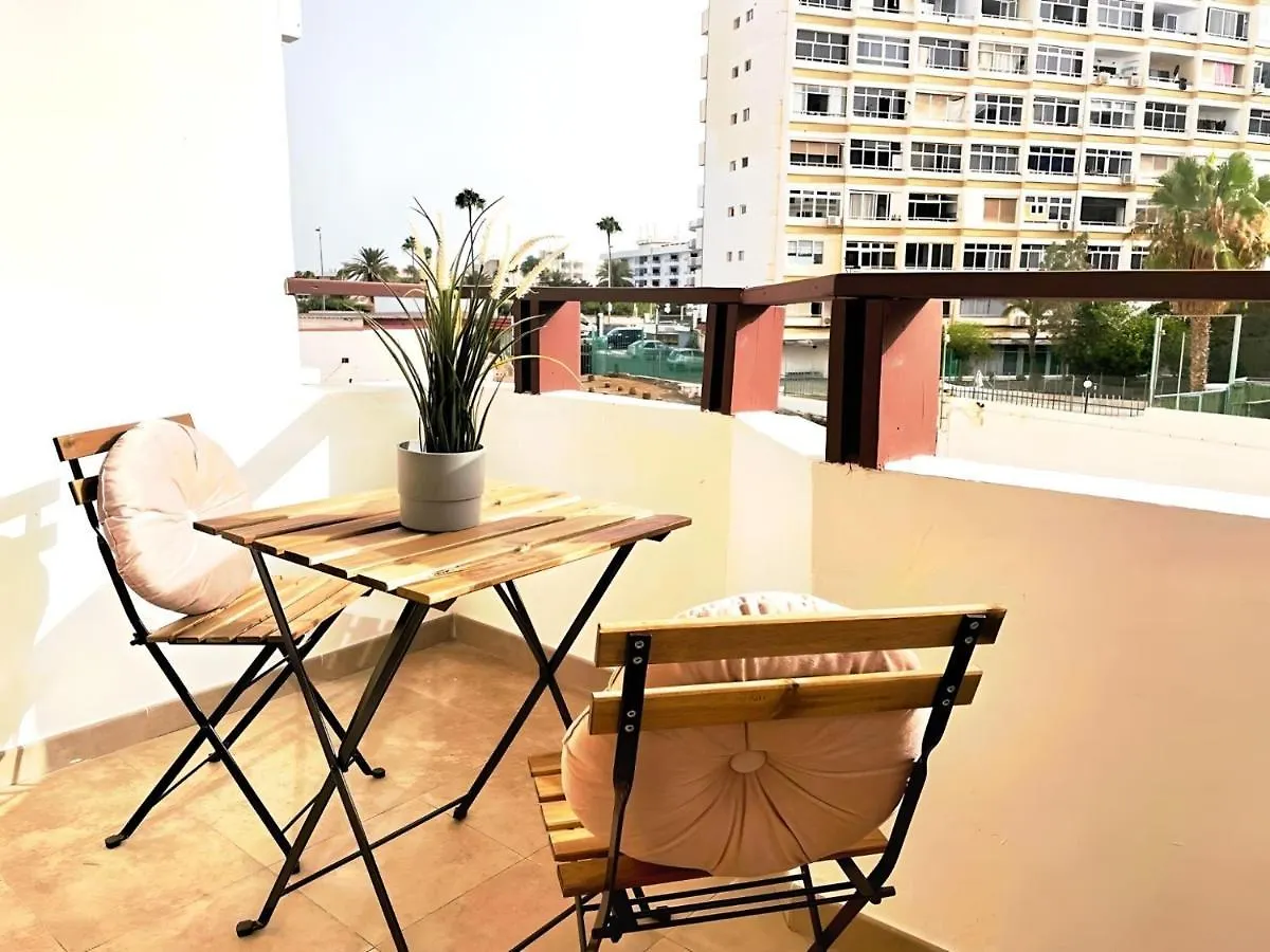 Holiday Vibes In Playa Del Ingles 0*, Playa del Ingles (Gran Canaria)
